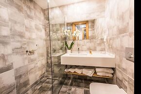 Ingate Hotel & Cafe