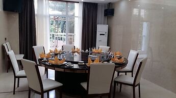 Kololo Courts Hotel & Restaurant