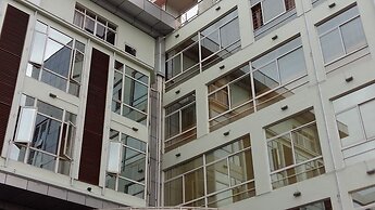 Kololo Courts Hotel & Restaurant