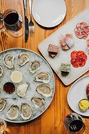 Sonder by Marriott Bonvoy Penny Lane Apartments Old Montreal