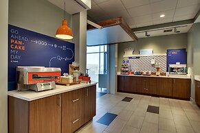 Holiday Inn Express & Suites Findlay North by IHG