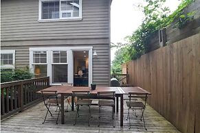 Seattle Vacation Home: The Gallery