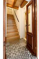 Apartments & Rooms Tiramola