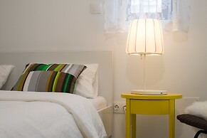 Apartments & Rooms Tiramola