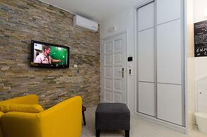 Apartments & Rooms Tiramola