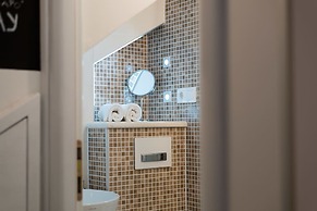 Apartments & Rooms Tiramola