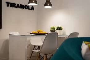 Apartments & Rooms Tiramola