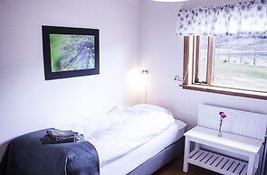 Fossardalur Guesthouse - Hostel