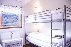Fossardalur Guesthouse - Hostel
