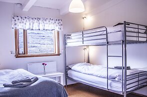 Fossardalur Guesthouse - Hostel