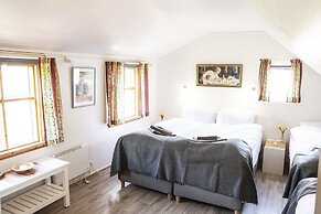 Fossardalur Guesthouse - Hostel