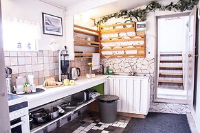 Fossardalur Guesthouse - Hostel