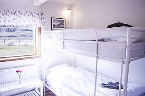 Fossardalur Guesthouse - Hostel