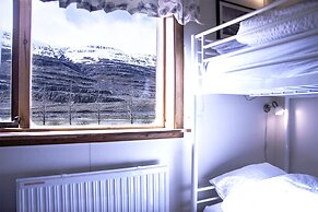 Fossardalur Guesthouse - Hostel