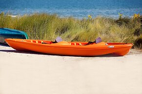 Sun Retreats Gwynn's Island