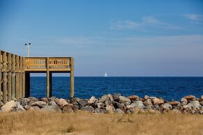 Sun Retreats Gwynn's Island