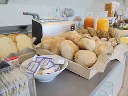 Penedo da Saudade Suites & Hostel