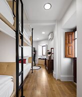 Penedo da Saudade Suites & Hostel