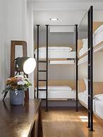 Penedo da Saudade Suites & Hostel