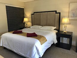 Inland Oasis Motel