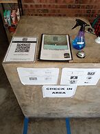 Suite 18 Boutique Hotel - Hostel