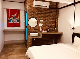 Suite 18 Boutique Hotel - Hostel