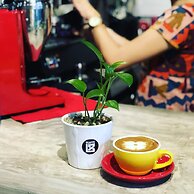 Suite 18 Boutique Hotel - Hostel