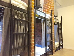 Suite 18 Boutique Hotel - Hostel