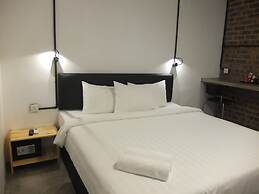 Suite 18 Boutique Hotel - Hostel