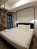 Suite 18 Boutique Hotel - Hostel