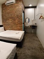 Suite 18 Boutique Hotel - Hostel