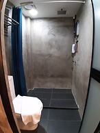 Suite 18 Boutique Hotel - Hostel