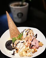 Suite 18 Boutique Hotel - Hostel