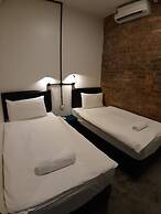 Suite 18 Boutique Hotel - Hostel