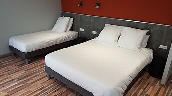 Logis Hotel Yseria - Historical Center