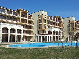 Lighthouse Luxe Estate Apart & Villas