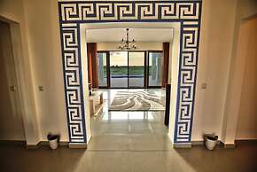 Lighthouse Luxe Estate Apart & Villas