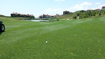 Lighthouse Luxe Estate Apart & Villas