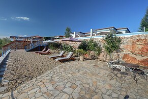 Lighthouse Luxe Estate Apart & Villas