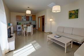 Lighthouse Luxe Estate Apart & Villas