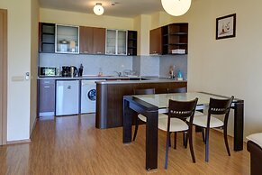 Lighthouse Luxe Estate Apart & Villas