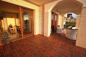 Lighthouse Luxe Estate Apart & Villas