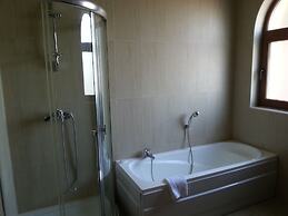 Lighthouse Luxe Estate Apart & Villas