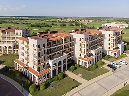 Lighthouse Luxe Estate Apart & Villas