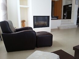 Lighthouse Luxe Estate Apart & Villas