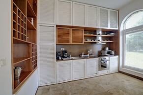 Lighthouse Luxe Estate Apart & Villas