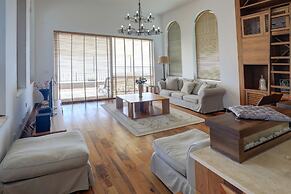 Lighthouse Luxe Estate Apart & Villas