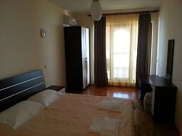 Lighthouse Luxe Estate Apart & Villas