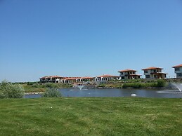 Lighthouse Luxe Estate Apart & Villas