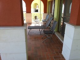 Lighthouse Luxe Estate Apart & Villas